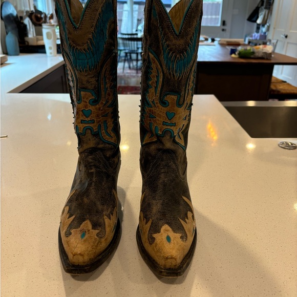 Western Leather Cowboy Boots - Black and Tan - Picture 13 of 13